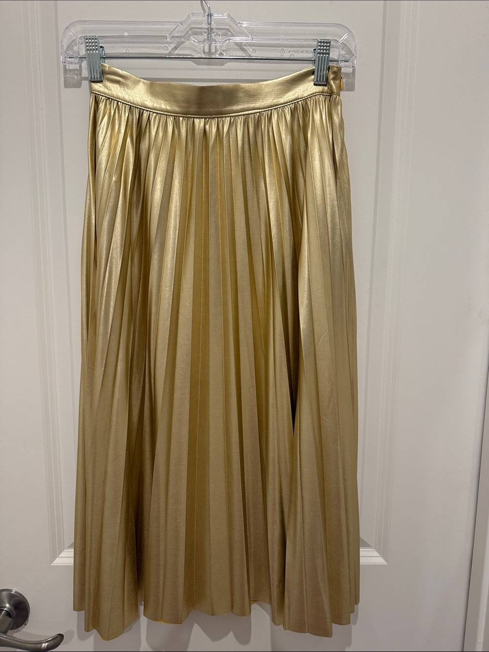Forever 21 Metallic Gold Pleated Midi Skirt
